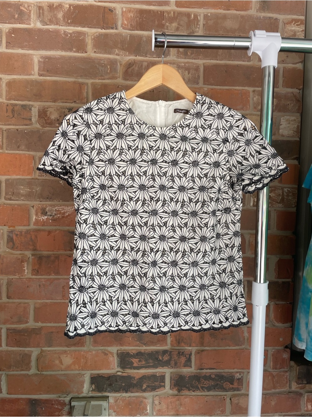 J. McLaughlin Black and White Daisy Lace Tee XS #71
